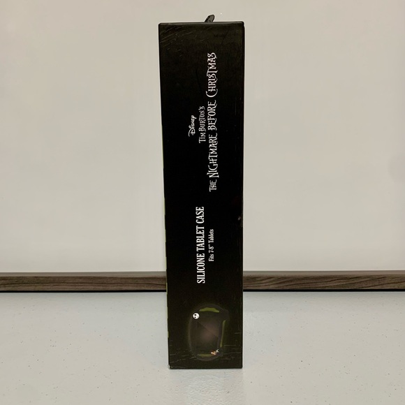 Disney The Nightmare Before Christmas Silicone Tablet Case-New in Box - Picture 4 of 9